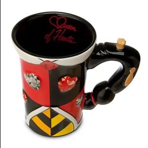 Walt Disney Queen of Hearts 3D Collectors Sculpted Mug-Alice in Wonderland